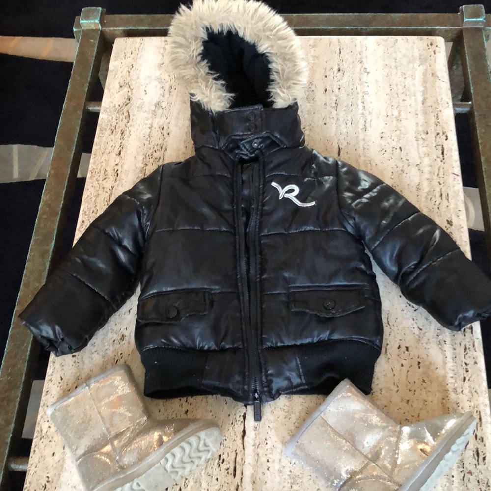 Roca wear 2t down jacket fur hoodie